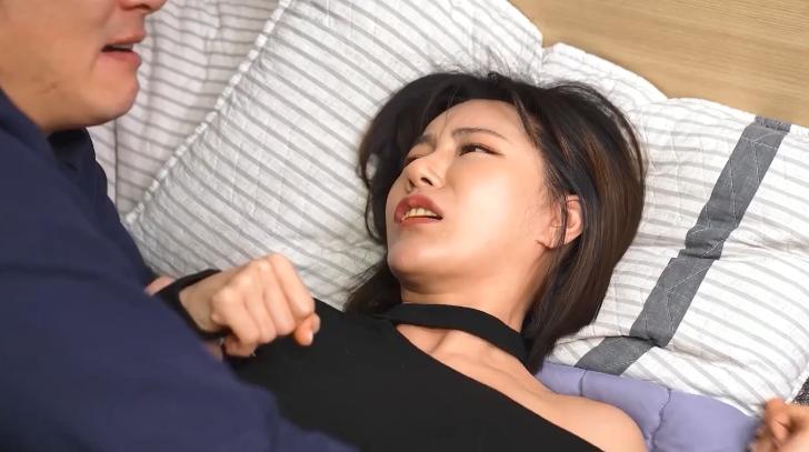 phim sex cô hàng xóm Xktc-036 sau chuyến bay cùng em tiếp viên xinh đẹp
